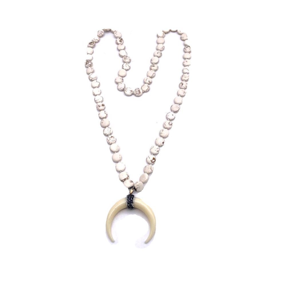 White Howlite Bead Stones Ox Horn Moon Pendant Necklace